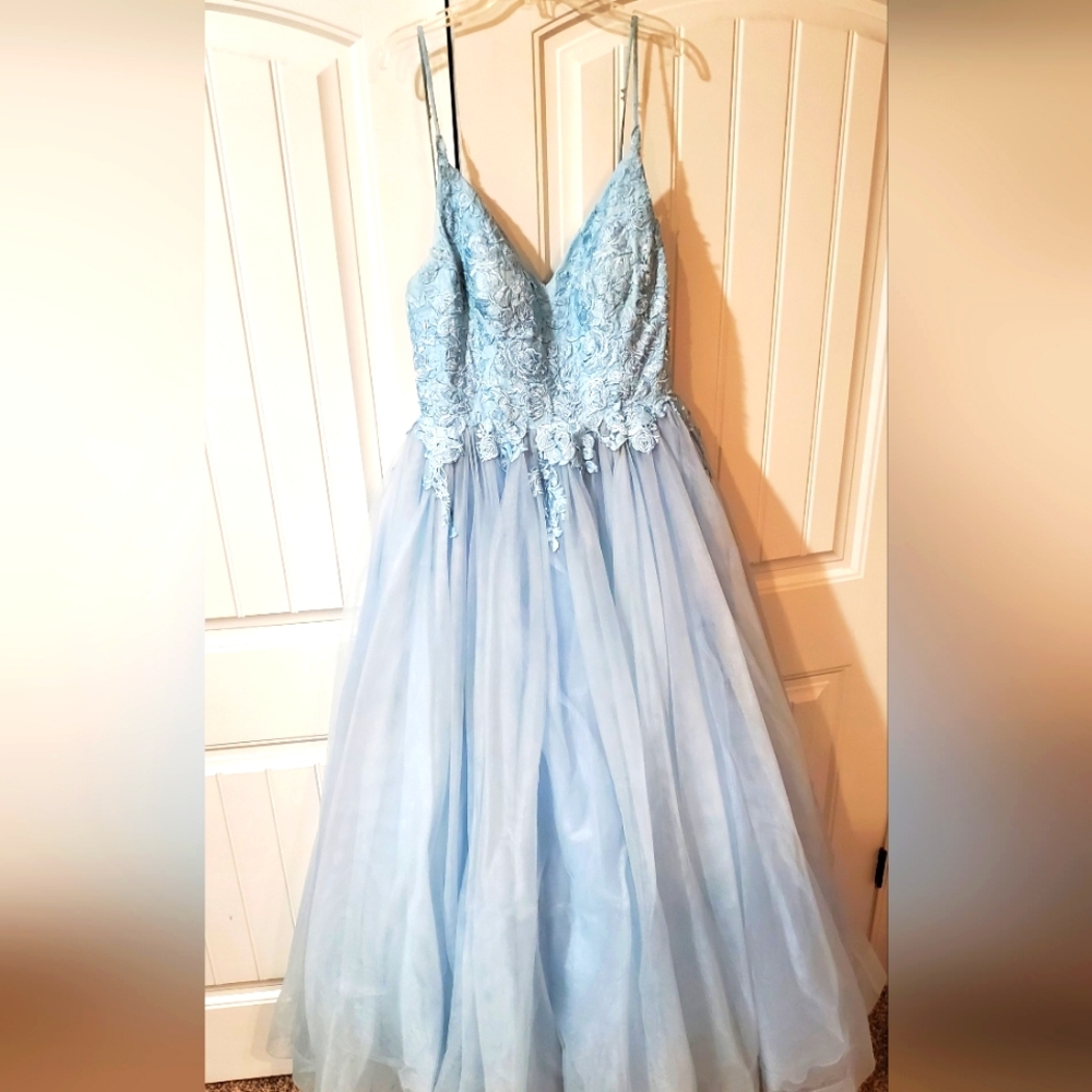 Sherrihill tool gown with spaghetti straps .size:12